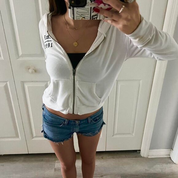 Abercrombie & Fitch Tops - Abercrombie-fitch Women's White Sweatshirt